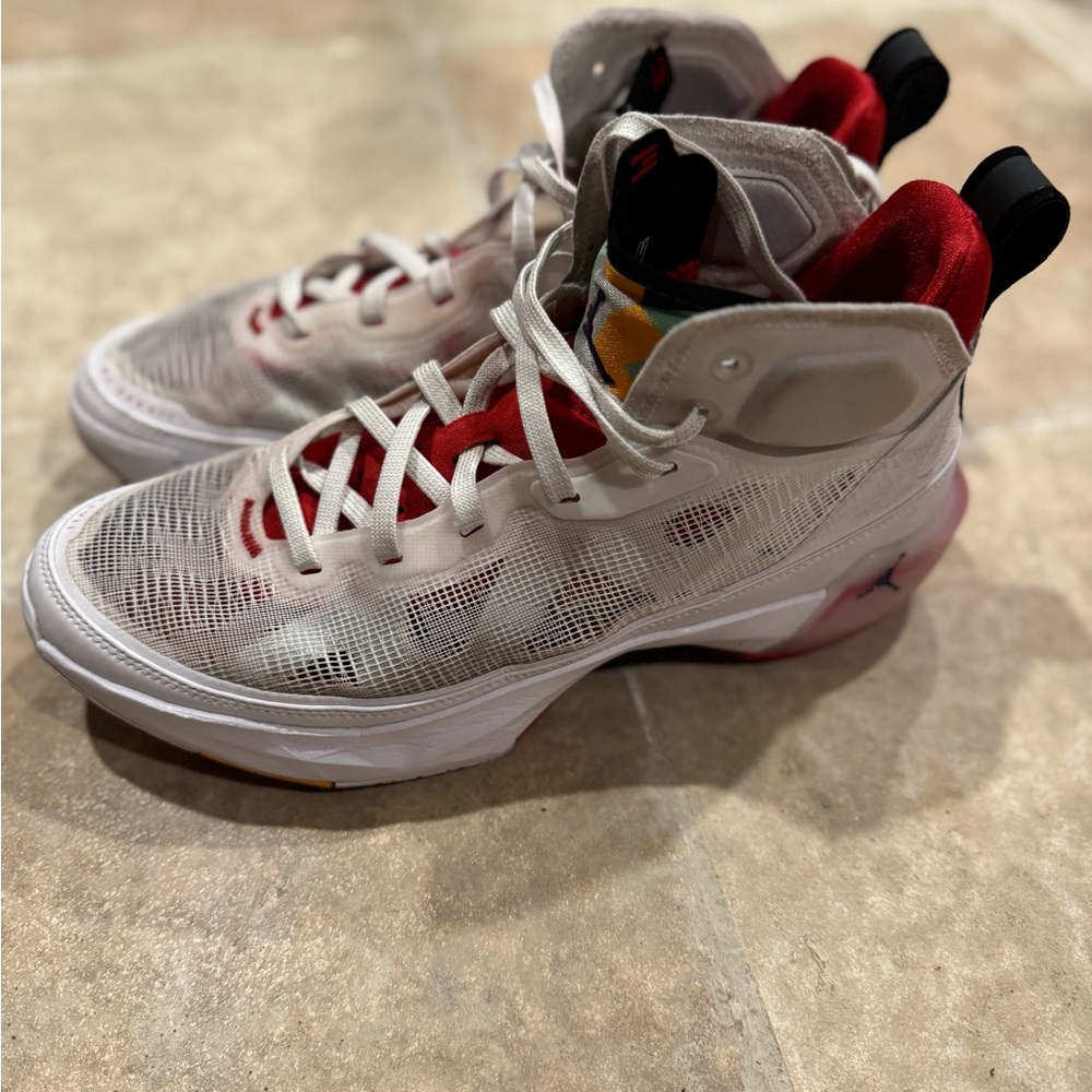 Air Jordan XXXVII in Great Condition!! Men’s Size 10